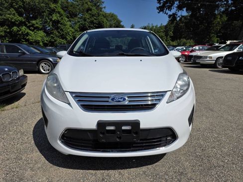 Used 2013 Ford Fiesta SE w/ Super Fuel Economy Pkg FWD image 8