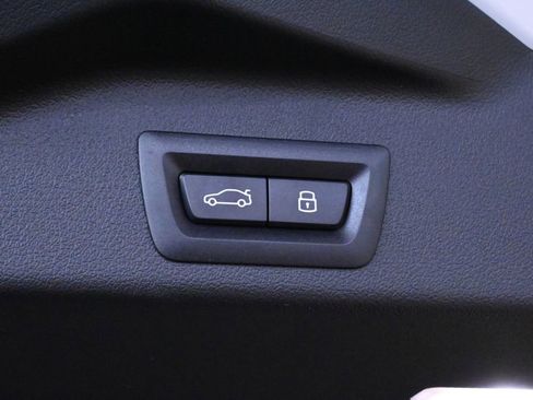 Used 2025 BMW X5 xDrive50e image 39