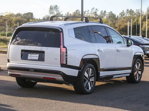 New 2026 Hyundai Ioniq 9 SEL image 5