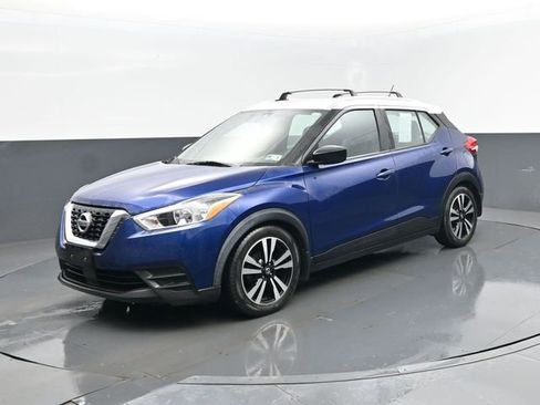 Used 2020 Nissan Kicks SV w/ Exterior Package FWD image 2