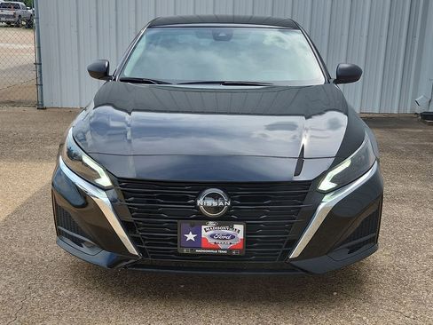 Used 2024 Nissan Altima 2.5 S FWD image 17