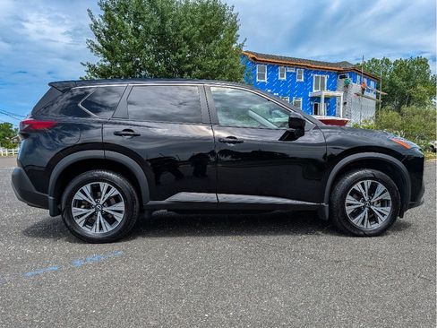 Used 2023 Nissan Rogue SV AWD/4WD image 4
