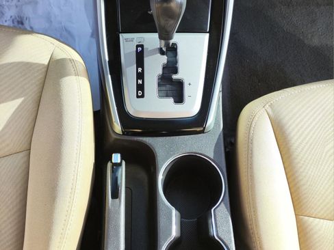 Used 2013 Hyundai Elantra GLS w/ Preferred Pkg image 20