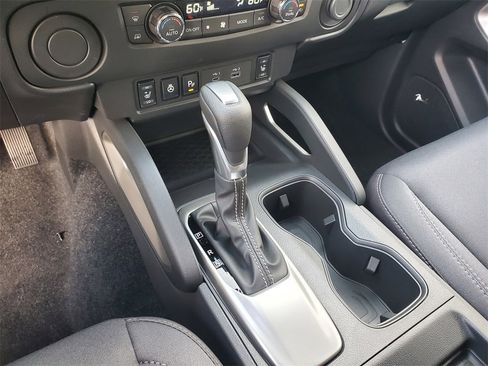 New 2025 Nissan Frontier SV w/ SV Convenience Package image 9