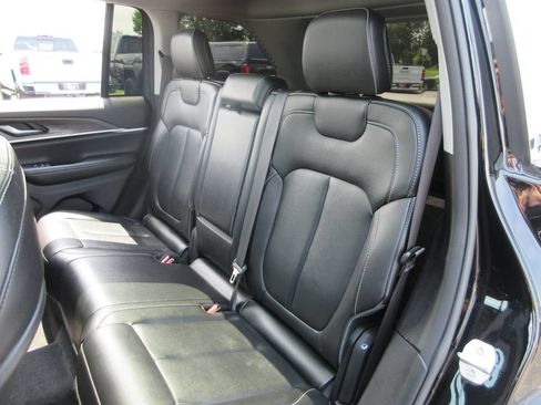 Used 2024 Jeep Grand Cherokee Limited w/ Black Appearance Package AWD/4WD image 20