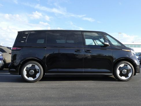 New 2025 Volkswagen ID. Buzz Pro S image 2