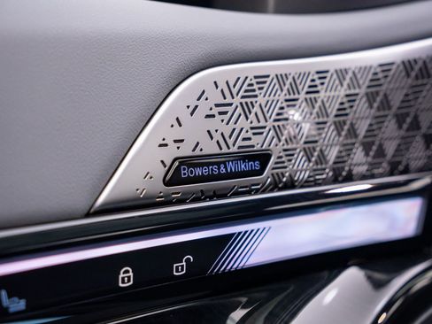 New 2027 BMW 550e xDrive AWD/4WD image 14