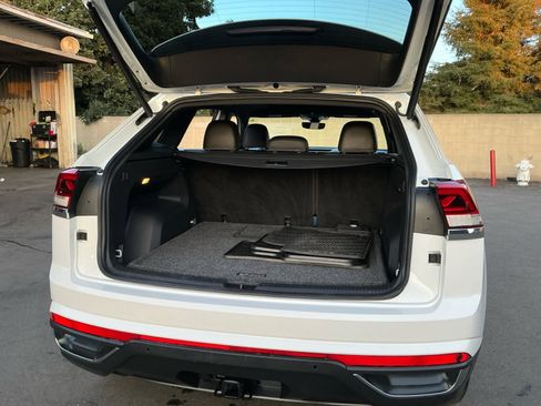 Used 2021 Volkswagen Atlas Cross Sport SEL image 26