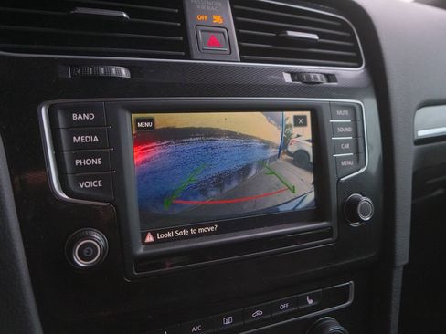 Used 2017 Volkswagen GTI Sport image 20