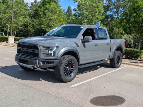 Used 2018 Ford F150 Raptor w/ Equipment Group 802A Luxury AWD/4WD image 8