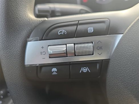 Certified 2025 Hyundai Tucson SEL image 18