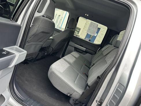 Used 2024 Ford F250 XLT w/ Snow Plow/Camper Package image 10