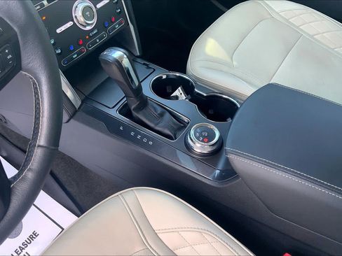 Certified 2018 Ford Explorer Platinum AWD/4WD image 16