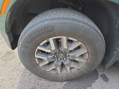 Used 2023 Nissan Frontier SV w/ SV Premium Package image 8