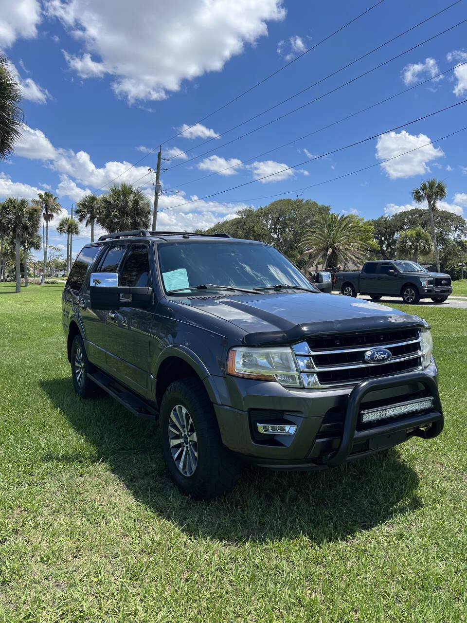 Used 2017 Ford Expedition XLT AWD/4WD image 6