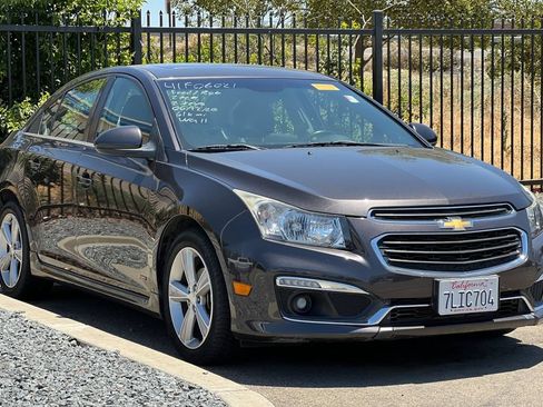 Used 2015 Chevrolet Cruze LT w/ Sun, Sound and Sport Package FWD image 2
