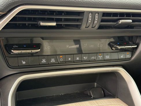 Used 2024 MAZDA CX-90 Plug-In Hybrid w/ Premium Pkg AWD/4WD image 20