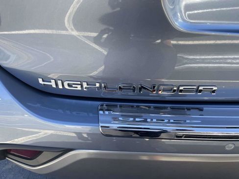 Used 2023 Toyota Highlander Platinum FWD image 26
