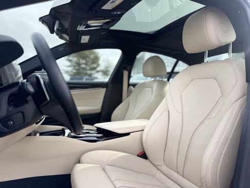 Used 2019 BMW 540i xDrive image 17