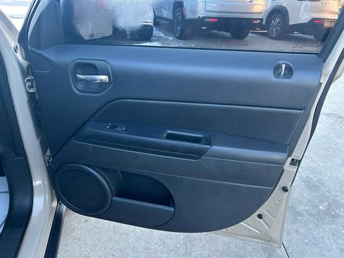 Used 2017 Jeep Patriot High Altitude image 16