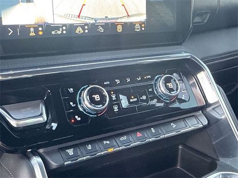 Used 2024 GMC Sierra 3500 Denali w/ Denali Reserve Package image 18