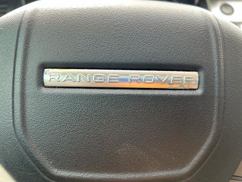 Used 2015 Land Rover Range Rover Evoque Pure Plus image 21