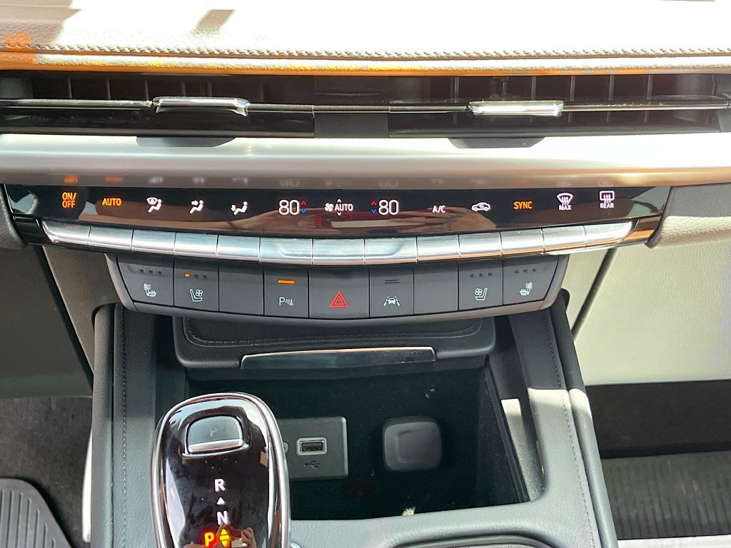Used 2024 Cadillac XT4 Sport AWD/4WD image 16