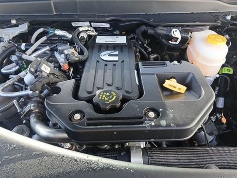 New 2026 RAM 3500 Big Horn AWD/4WD image 15