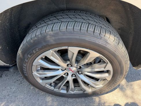 Used 2023 GMC Yukon Denali AWD/4WD image 10