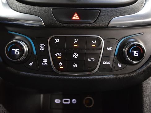 Used 2020 Chevrolet Equinox LT FWD image 24