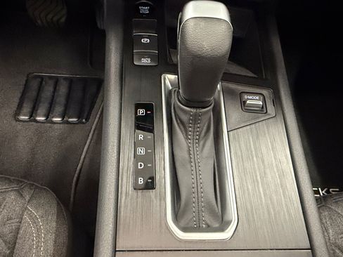 Used 2025 Nissan Kicks SV FWD image 21