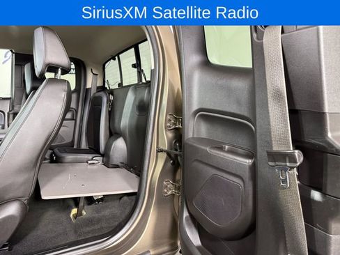 Used 2017 Chevrolet Colorado Z71 AWD/4WD image 14