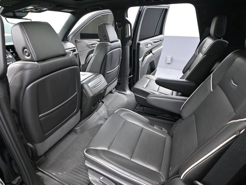 Used 2021 Cadillac Escalade Sport w/ LPO, Illumination Package AWD/4WD image 31