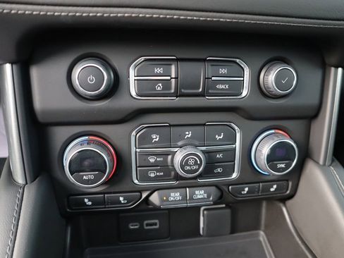 Used 2023 Chevrolet Tahoe Z71 image 40