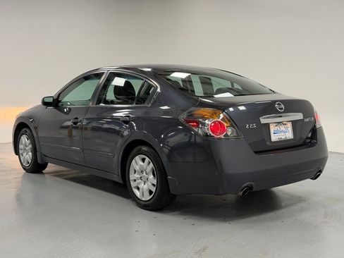 Used 2010 Nissan Altima 2.5 S image 2