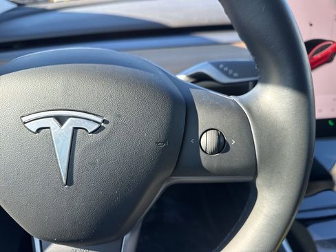 Used 2019 Tesla Model 3 Long Range image 16