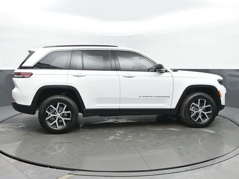 New 2025 Jeep Grand Cherokee Limited w/ Luxury Tech Group II AWD/4WD image 6