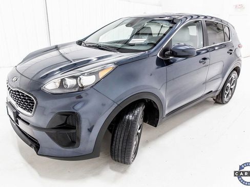 Used 2022 Kia Sportage LX image 3