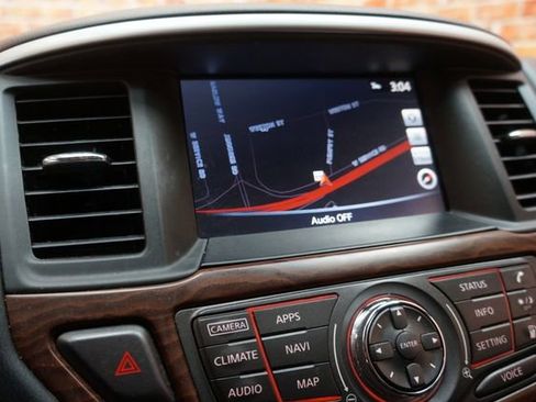Used 2018 Nissan Pathfinder Platinum AWD/4WD image 17