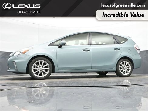 Used 2014 Toyota Prius V Five image 16