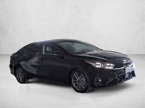 Used 2024 Kia Forte GT-Line w/ GT-Line Premium Package FWD image 4