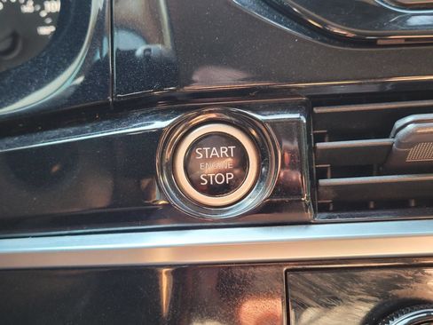 Used 2022 Nissan Pathfinder S FWD image 26