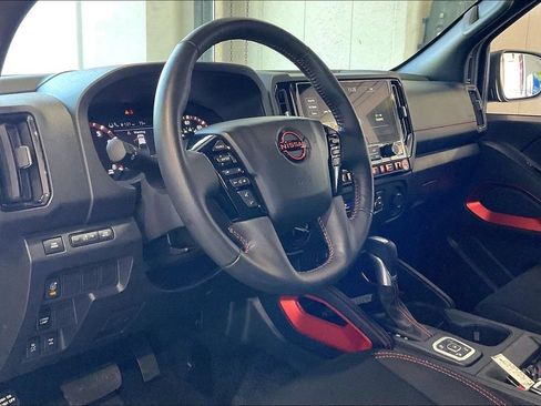 Used 2026 Nissan Frontier PRO-4X AWD/4WD image 4