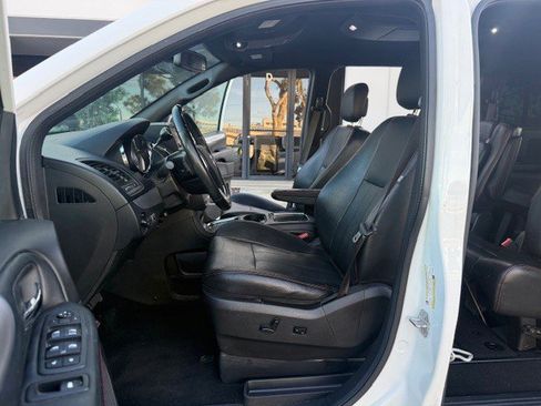 Used 2019 Dodge Grand Caravan GT image 11