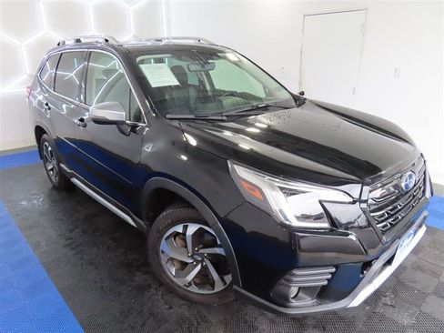 Used 2022 Subaru Forester Touring image 5