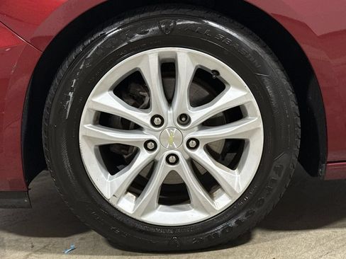 Used 2017 Chevrolet Malibu LT FWD image 26