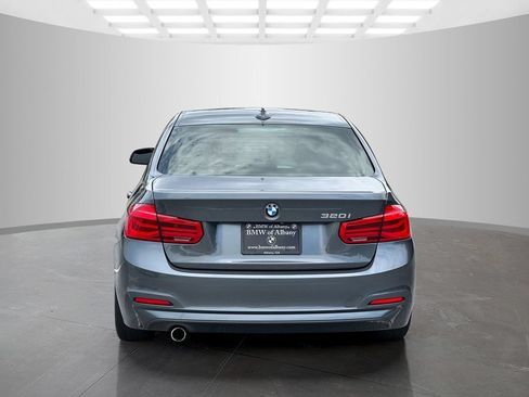 Used 2018 BMW 320i Sedan RWD image 5
