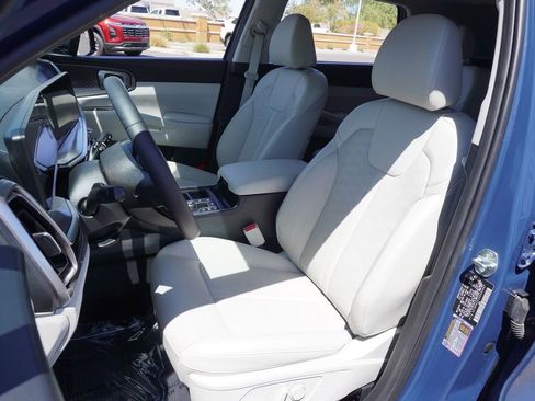 Used 2025 Kia Sorento EX w/ Panoramic Sunroof Package FWD image 15