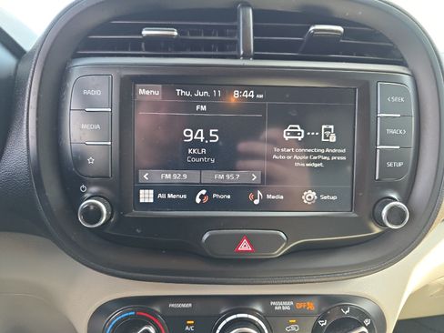 Used 2023 Kia Soul LX FWD image 28