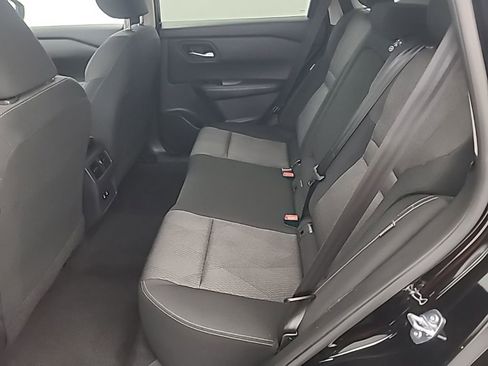 Used 2025 Nissan Rogue SV image 18